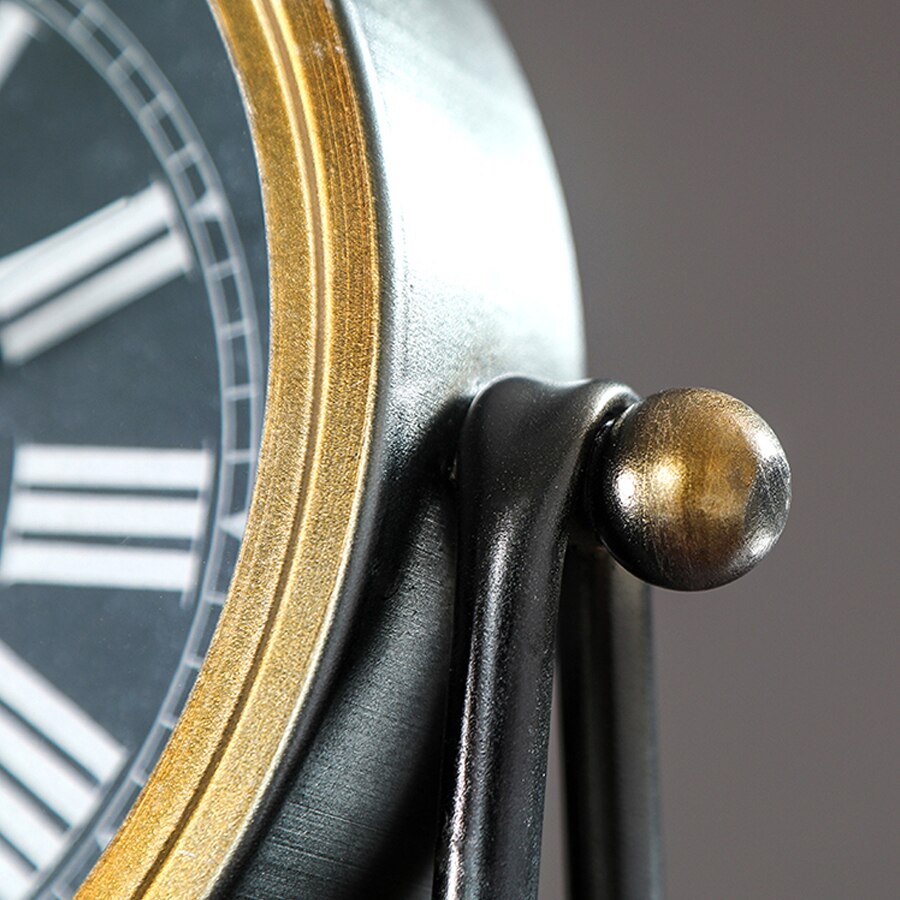 American Retro Desk Clock Living Room Desktop Decoration Desk Clock Metal Ornaments Desk Watch Simple Antique Bedroom Clock