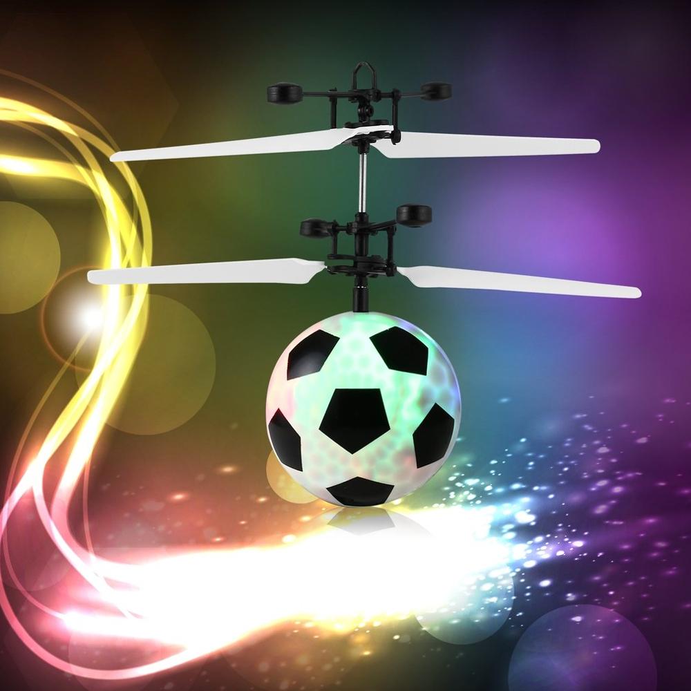 Lichtgewicht infrarood inductie vliegende flits disco magische led voetbal podiumlamp helikopter kinderspeelgoed voor kinderen