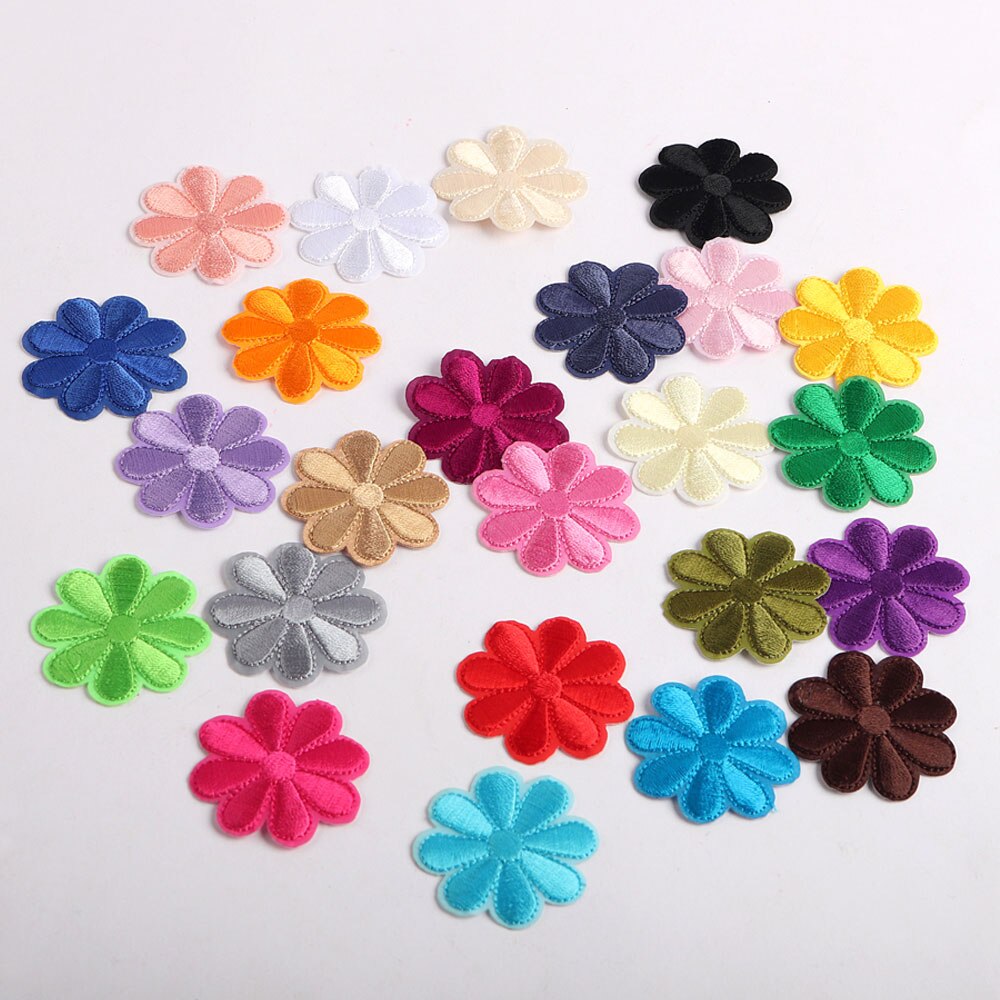 Lucia Ambachten 24-5Pcs Kleurrijke Geborduurde Bloem Patches Ijzer-Op Diy Applique Kleding Stof Badge Accessoires L0611: Random 2 24pcs 4cm