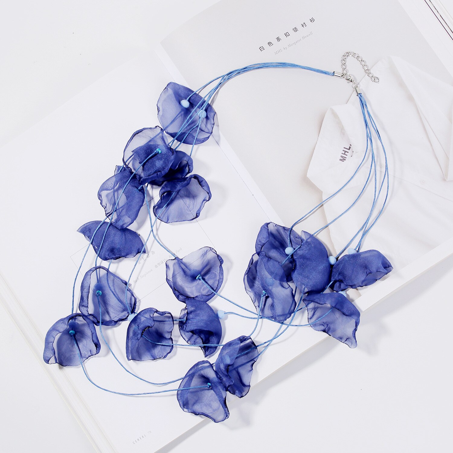 Collier multicouche en dentelle de style bohémien pour femmes, pétales de rose à larges franges, accessoires de bijoux élégants, d'été