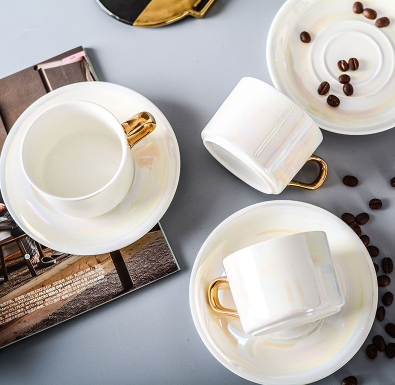 Enkle moderne kaffekop sæt guldkant lille hvid bryllup te kop underkop ske sæt keramisk vintage xicaras drinkware  eb50bd