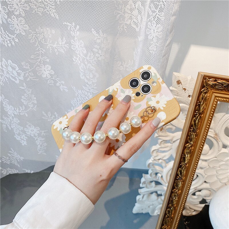 Pearl rhinestone wrist bracelet Flower Daisy Art case For iphone 12 11 Pro Max X XR Xs max 7 8Plus SE2020 Protective case