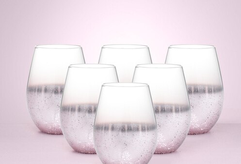 Sterrenhemel verandert geleidelijk van kleur kopje water kopje glas vrouwelijk huishouden theekopje persoonlijkheid koffiekopje stuur familieleden