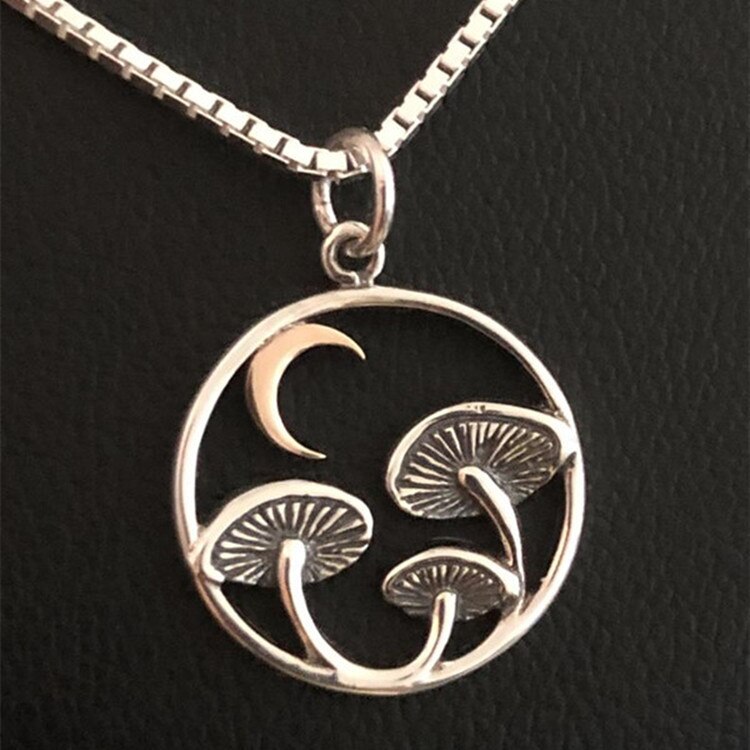 Wangaiyao Ronde Retro Paddestoel Ketting Vrouwelijke Crescent Paddestoel Dame Persoonlijkheid Temperament Sleutelbeen Keten