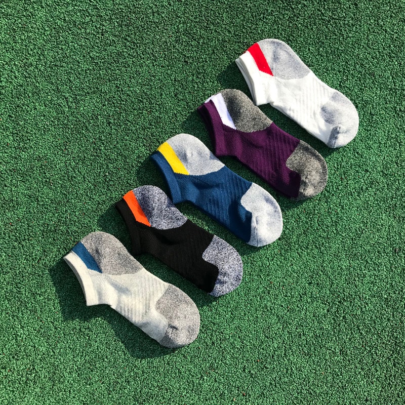 Neue stil der männer socken mit angehoben sohlen und niedrigen Fass Sport socken modische männer Basketball socken Ich bin freien bergsteigen