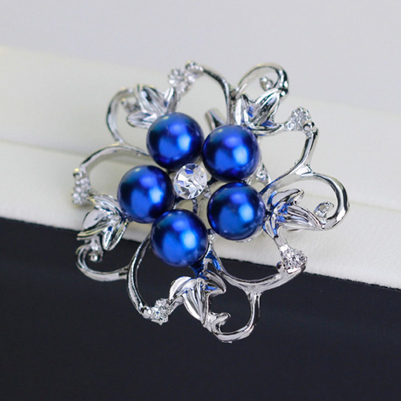 Women Simulated Pearl Rhinestone Brooch Pin Clip Pin Crystal Hollow Flower Brooches Jewelry AIC88