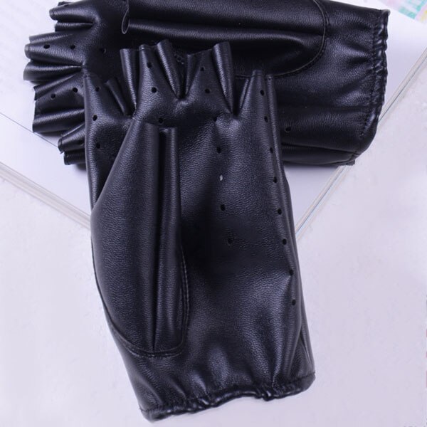 1 Paar Vrouwen Mode Pu Leer Zwart Half Vinger Handschoenen Koel Hart Hollow Vingerloze Handschoenen Vrouwelijke Handschoenen Voor Fitness #40