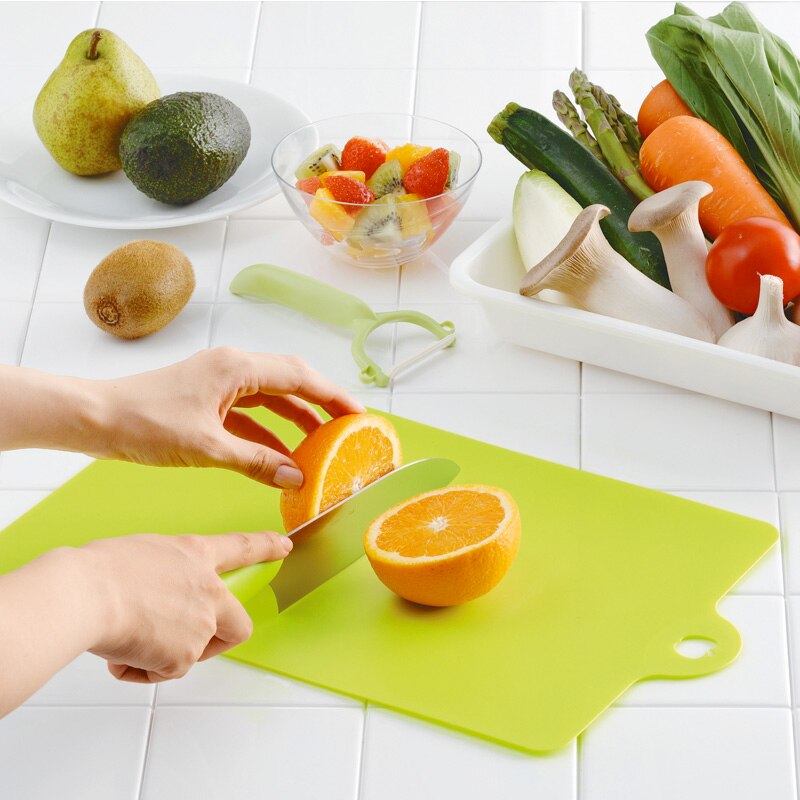 Herramientas de cocina de plástico Flexible PP antideslizante, tabla de cortar con agujero colgante, para cortar rebanadas de comida, 301-0490