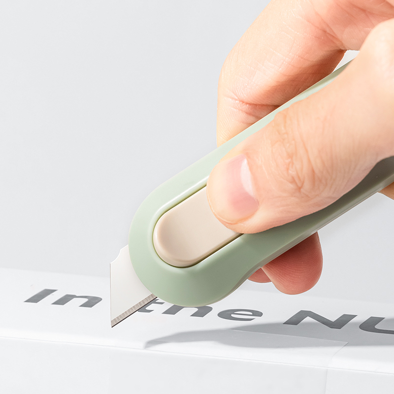 Śliczny kolorowy mini przenośny nóż introligatorski narzędzia robić rozpakowywania gilotyna robić papieru cięcie papieru żyletka artykuły biurowe materiały robić cięcia