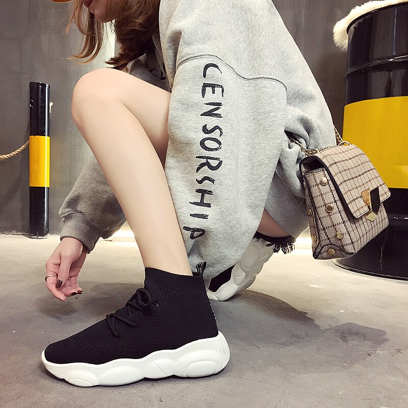 Svart vit stickad hög plattform sneakers tjock sula strumpa sneakers dam skor mjuk sula som andas fritidsskor kvinnor