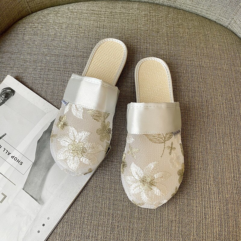 Slippers Voor Vrouwen Vrouwelijke Muilezels Schoenen Platte Mode Borduurwerk Ronde Neus Zomer Schoenen Vrouw Slides Zwart Plus Size 40: white / 9