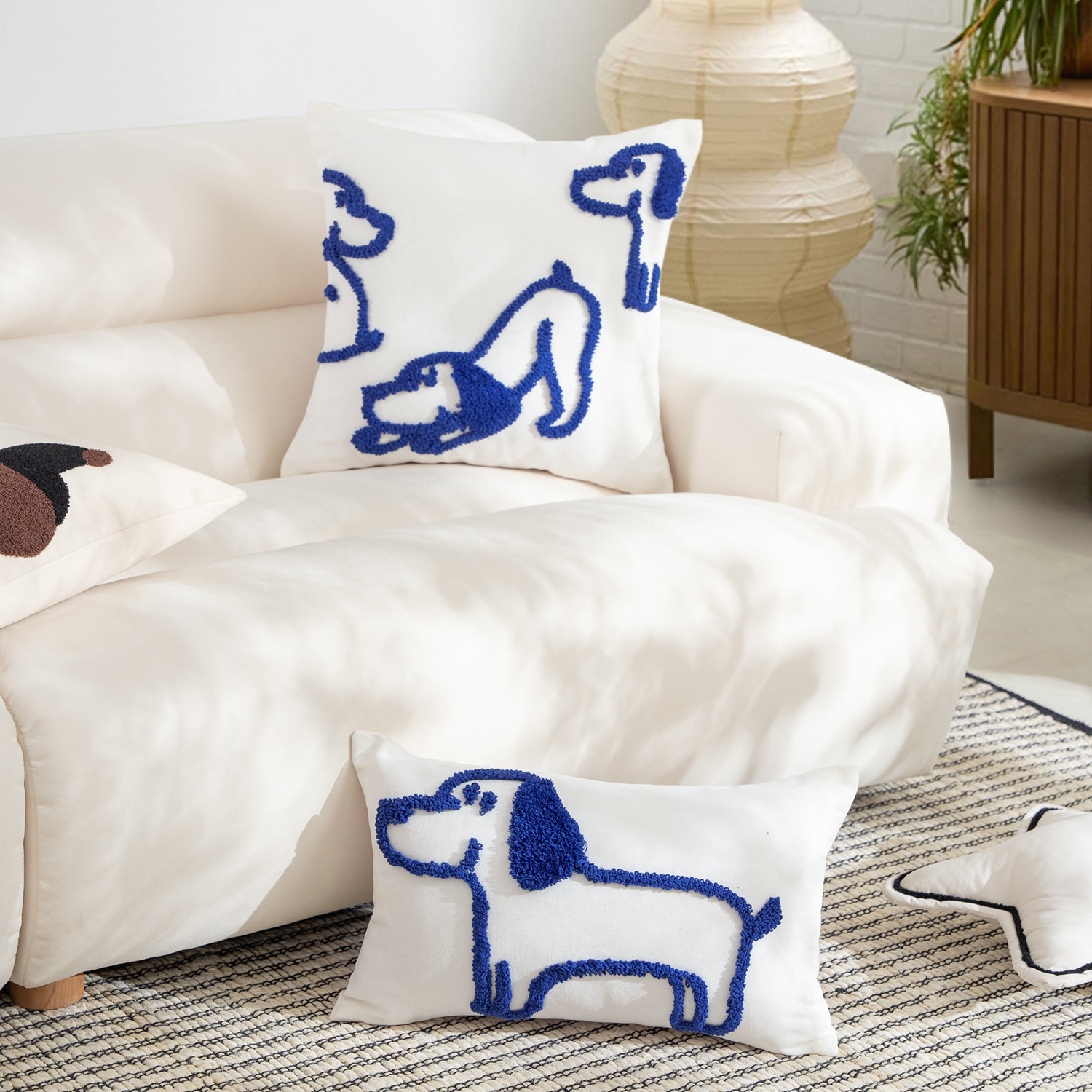 Blau bestickter Kissenbezug, moderner einfacher Hundekissenbezug, eins Ebene, niedlicher Sofakissenbezug, Heimdekoration