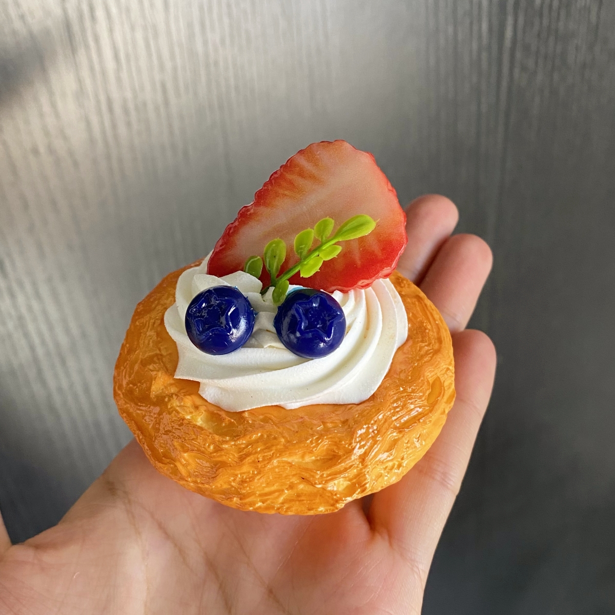 Artificiell tårta dessert leksaker tårta modell realistisk fotografi matsimulering magnetisk kylskåpsdekoration: Fluorescensgul