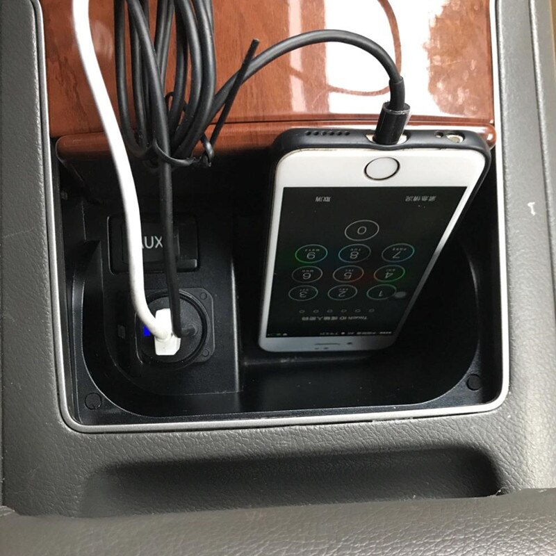 Accessories USB Car Charger For iPhone Samsung Fast Charge for Benz w203 w204 w205 w210 w211 w213 gla glc glk Car styling