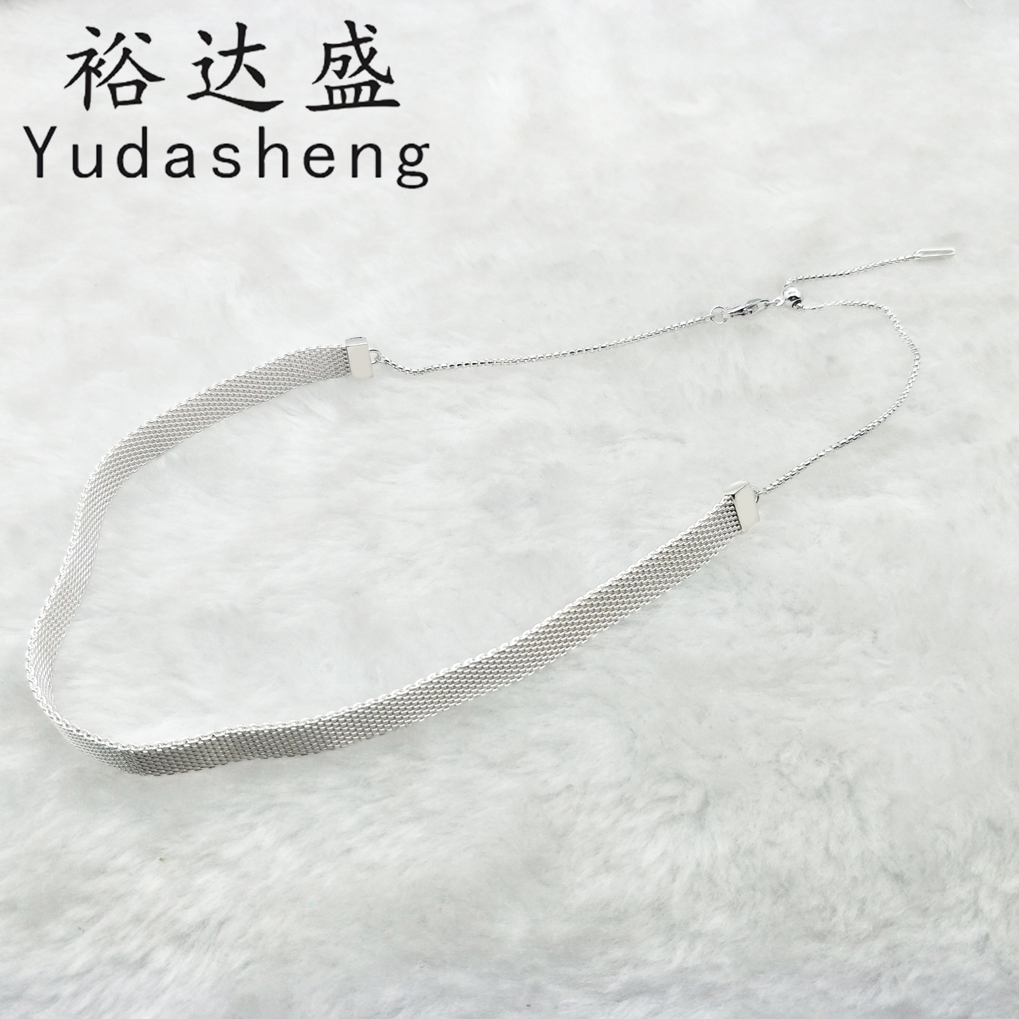Mesh choker ketting, de verstelbare schuifsluiting zorgt ervoor dat de choker snel en eenvoudig perfect past