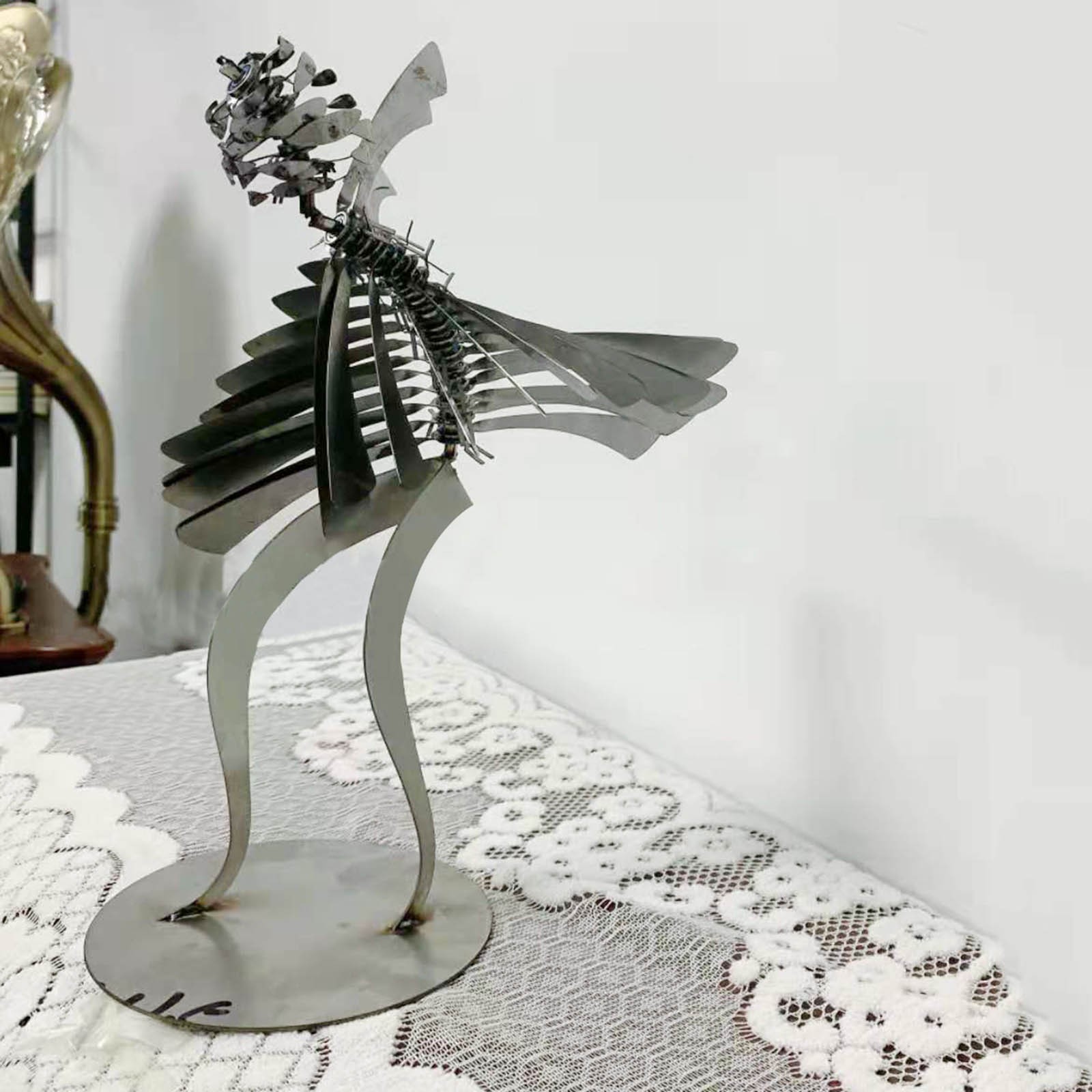 Unique And Magical Metal Rotating Windmill Humanoid windmill Outdoor Wind Spinner Yard Patio Lawn Garden Decoration