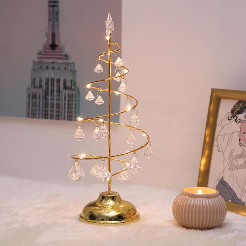 Verlichte kerstboom mini kerstboom met lampjes kleine accessoires kegel kersttafel jaar decoratie