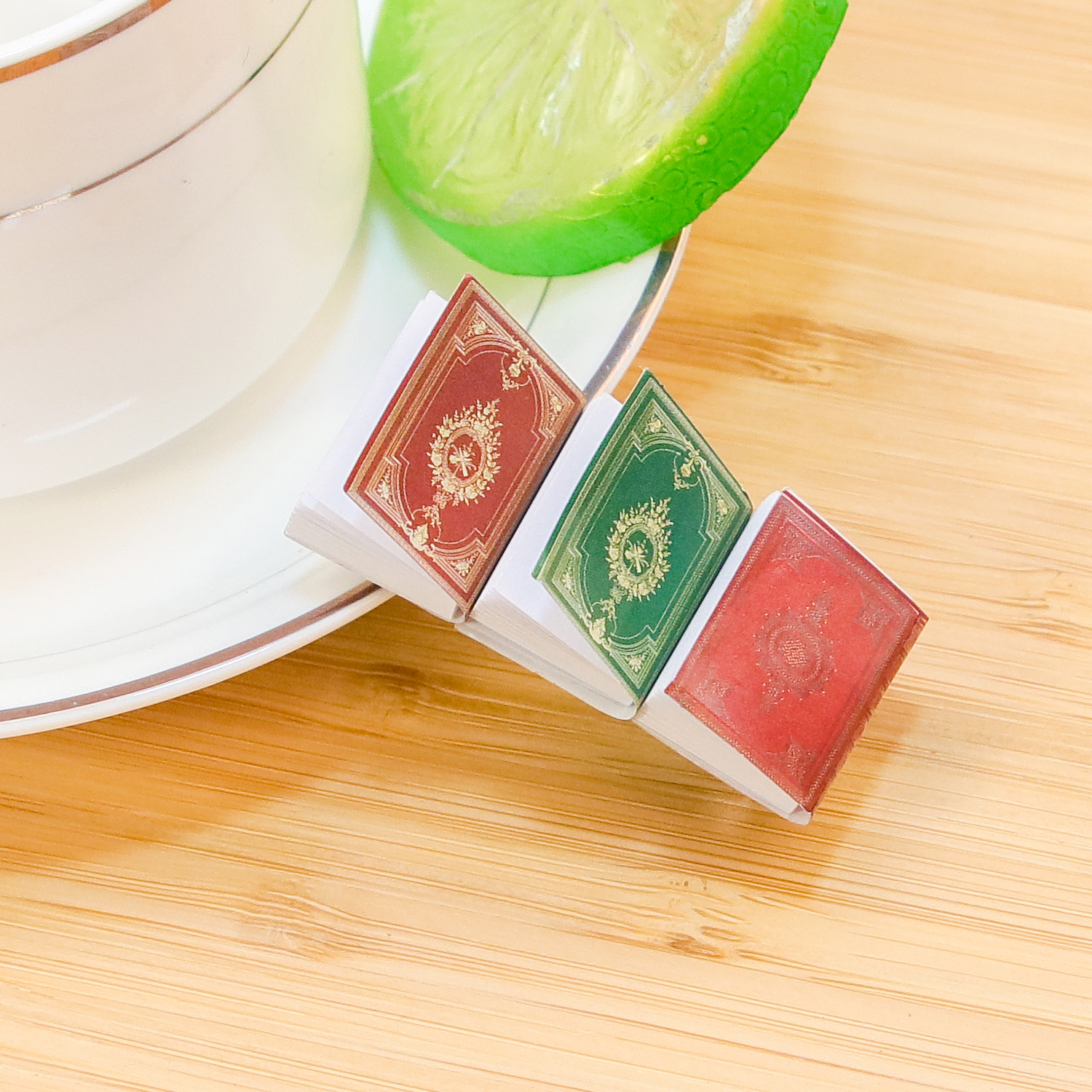 1 Stuk Miniatuurboek Haarclip Boek Liefhebber Vierkant Hoofddeksels Klassiek Boek Haarclips Paper Boek Haarclip Barretvoor Meisjes Vrouwen: YELLOW