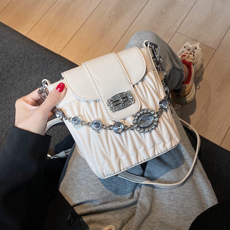 Style Feminine Temperament Popular Net Red Slug Bucket Versatile Lingge Chain Bag Single Shoulder Slug Bag: white