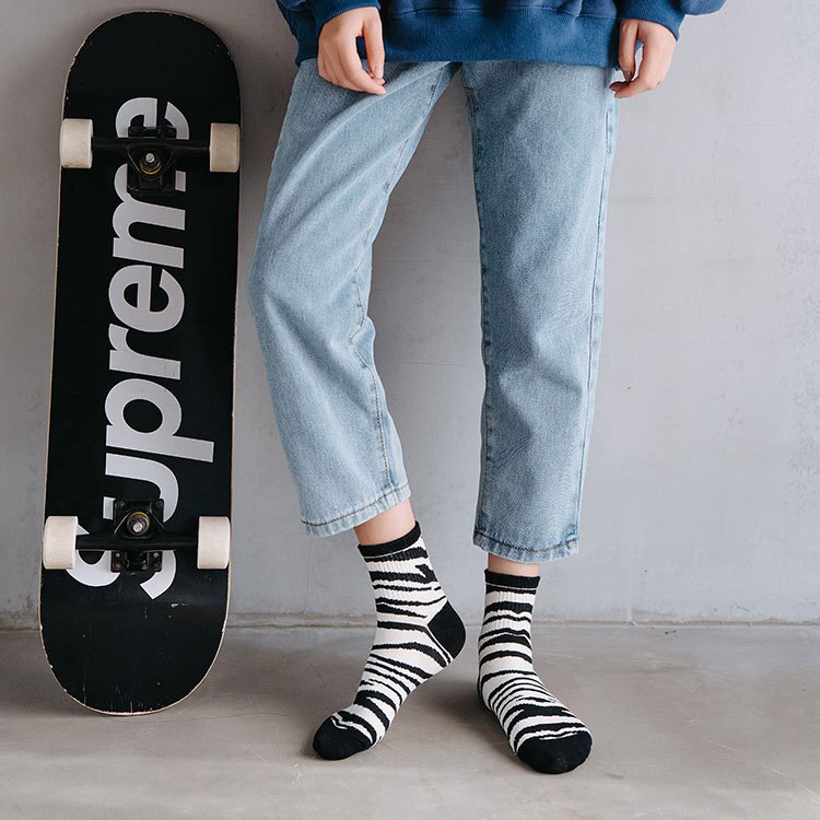 Women Socks Zebra Stripe Pattern Black White Socks Striped Harajuku Hosiery Short Sock Cute Woman Animal Fingers Soks