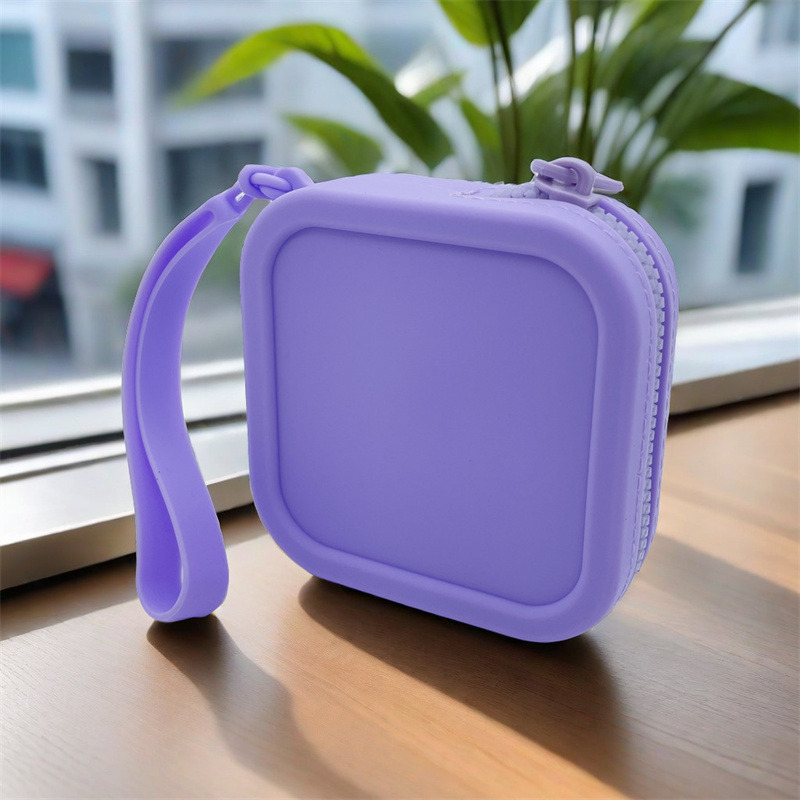 Solid Color Silicone Square Coin Purse INS Mini Small Item Bag Lipstick Cosmetic Bag Data Cable Storage Bag Women: Ivory