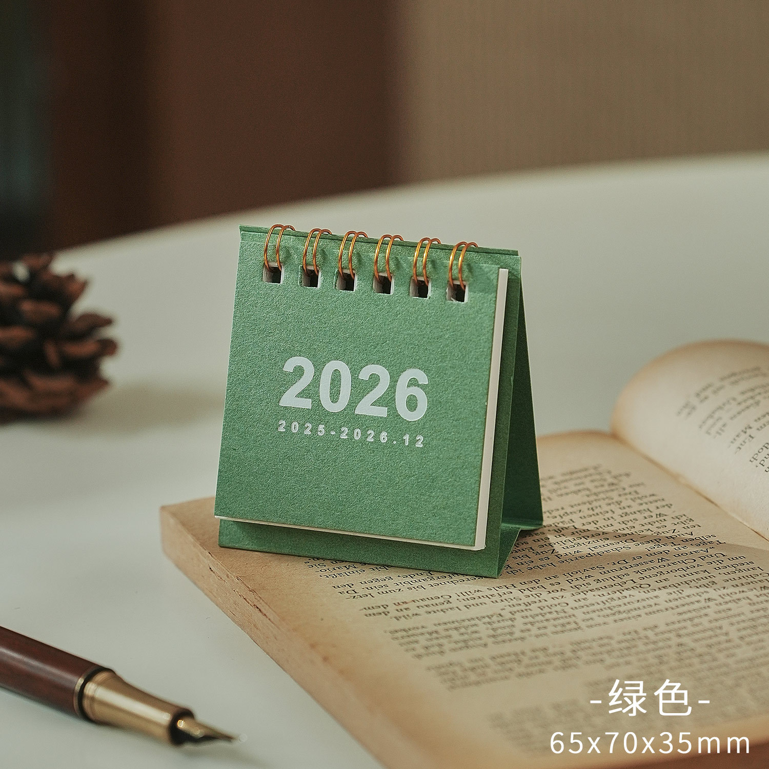 Mini calendrier 2026 Simple, fournitures scolaires et de bureau, calendrier de bureau, planificateur mensuel, accessoires de bureau, enregistrement de décoration: Rouge