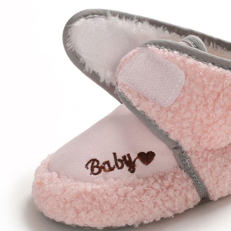 2019 Outono Inverno Novo Bebê Infantil Meninos Meninas Bota Linda Carta de Amor Padrão de Veludo Confortável De Alta Qualidade Botas Quentes