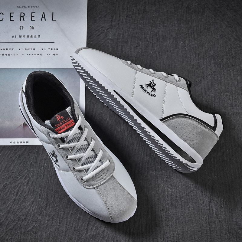 Men's Golf Shoes Blue and White Brand Men's Coach Sports Walking Shoes Lightweight and Comfortable Golf Sneakers