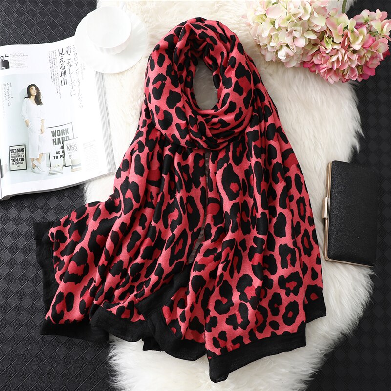 Mærke kvinder tørklæde leopard print bomuld stor størrelse pashmina dame sjaler vinter varmt dyremønster foulard hijabs: Wj120-3