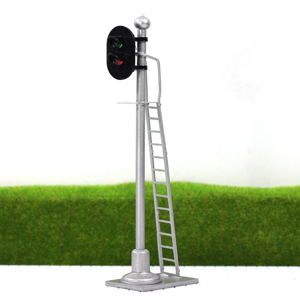 2pcs Model Railway Signals O Scale 1:43 Green Red Block Signal Traffic Light Silver Post with Ladder