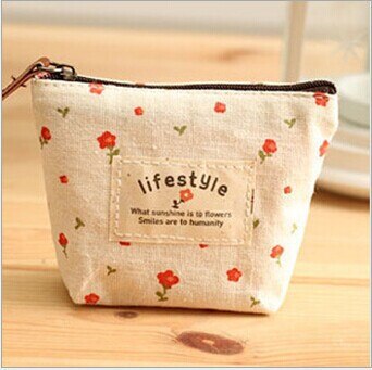 eTya Portable Flowers Travel Cosmetic Bag Pencil Makeup Case Pouch Women Toiletry Wash Organizer Bag Female Samll Coin Bags: beige / 10.5X8cm