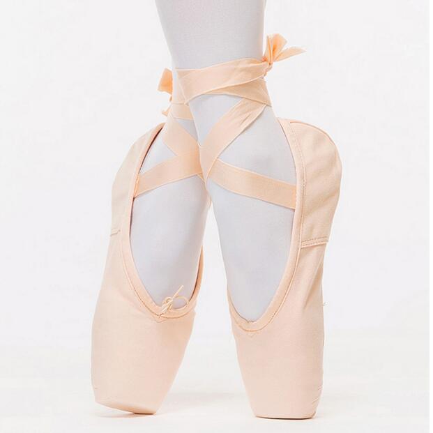 Nowy 2017 dziewczyny Satin profesjonalne Toe balet buty do tańca Pointe z wstążkami baletki Pointe