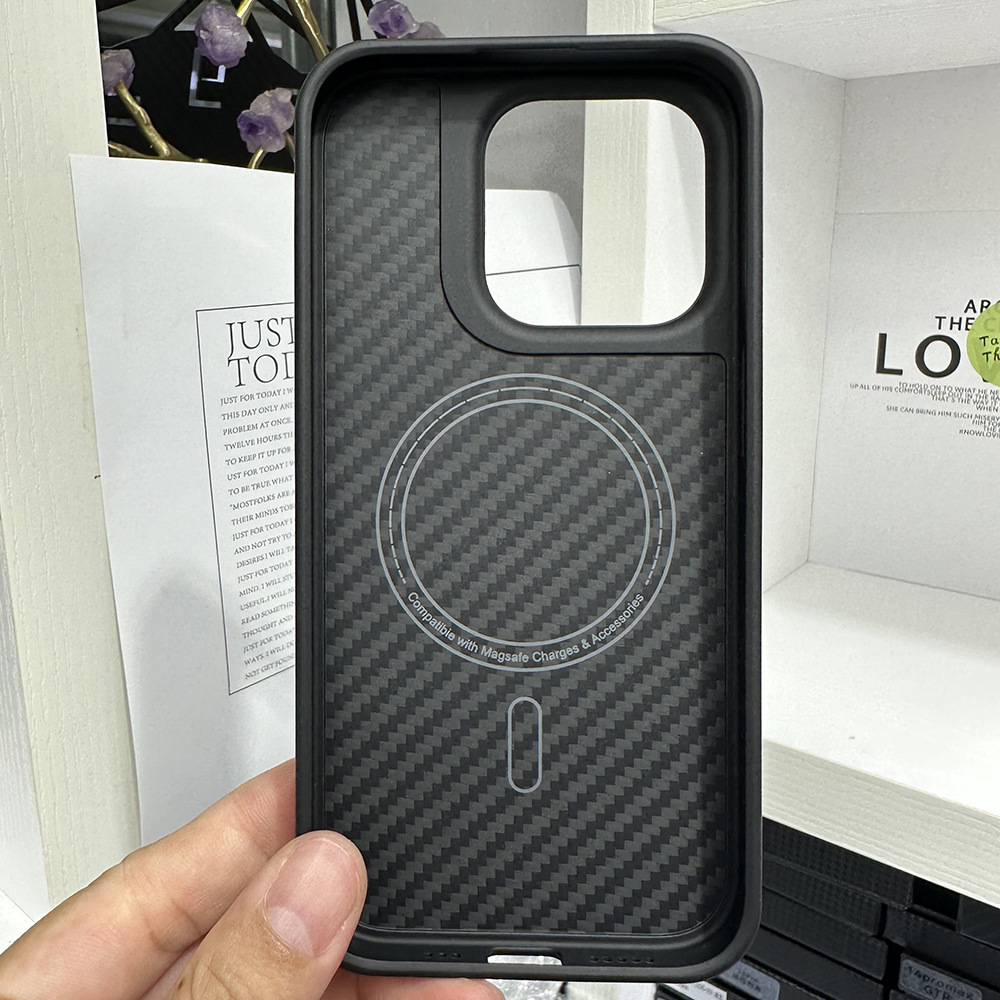 Kevlar carbon fiber phone case for iPhone 16 15Pro 14Pro max 13Pro with wireless charging protective case For iPhone 15 PLus