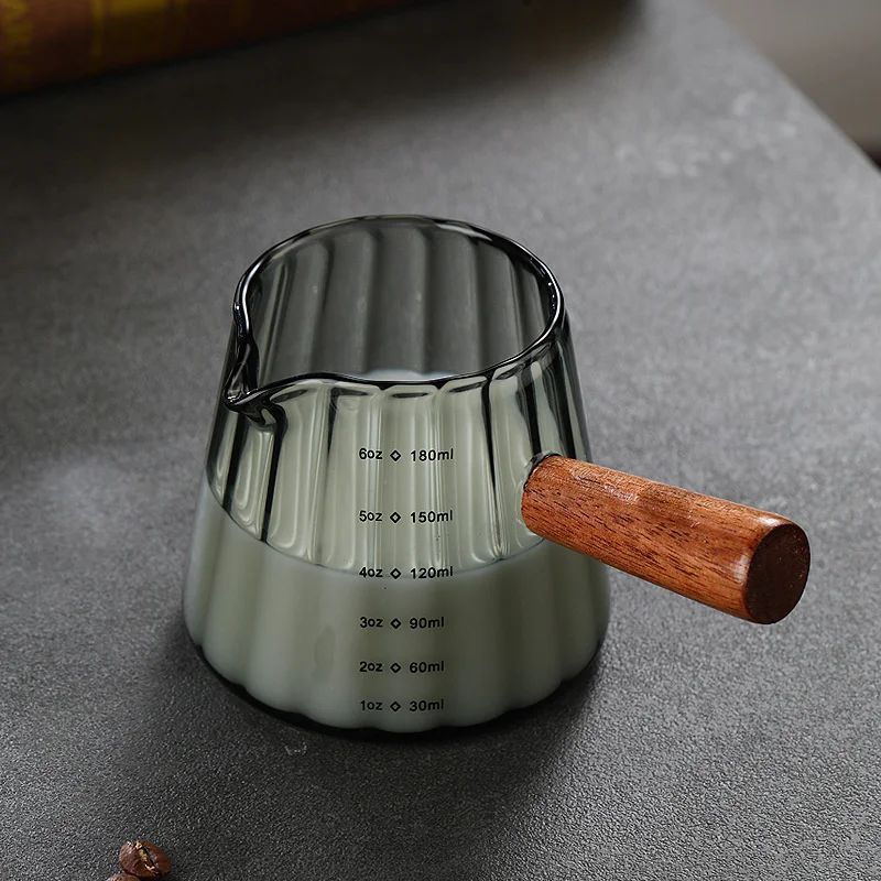 180 ml Holzgriff Glas Espresso Messbecher Kaffee Extraktion Tasse mit skala Hohe Temperatur Widerstand Milch Krug Messen Becher: Licht Grün