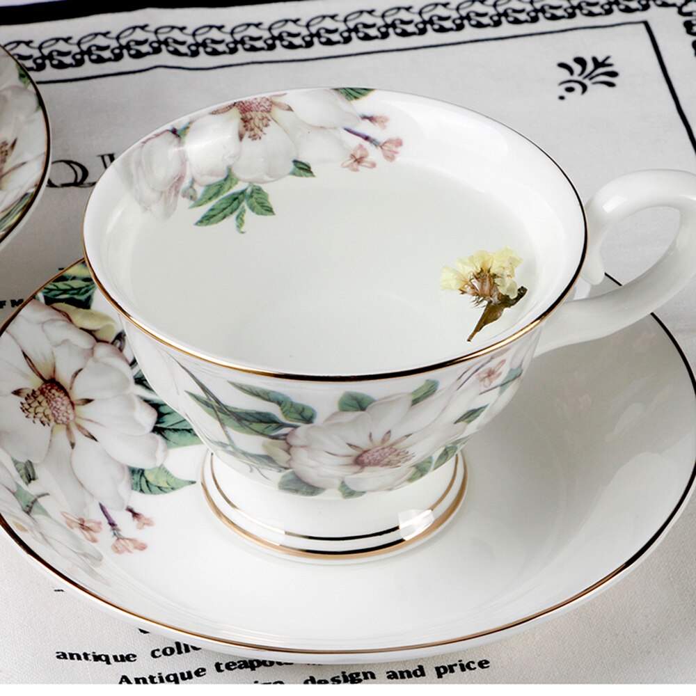 Royal Style Golden Top Grade Bone China Coffee Cup European Tea Cup Set And Saucer Afternoon Tea Teacup Nice BB95