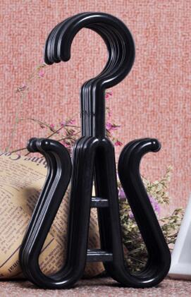 50pcs slipper hanger shoes supermarket sandal hook holder people cotton-padded shoe plastic hook hanger: 4011 Black