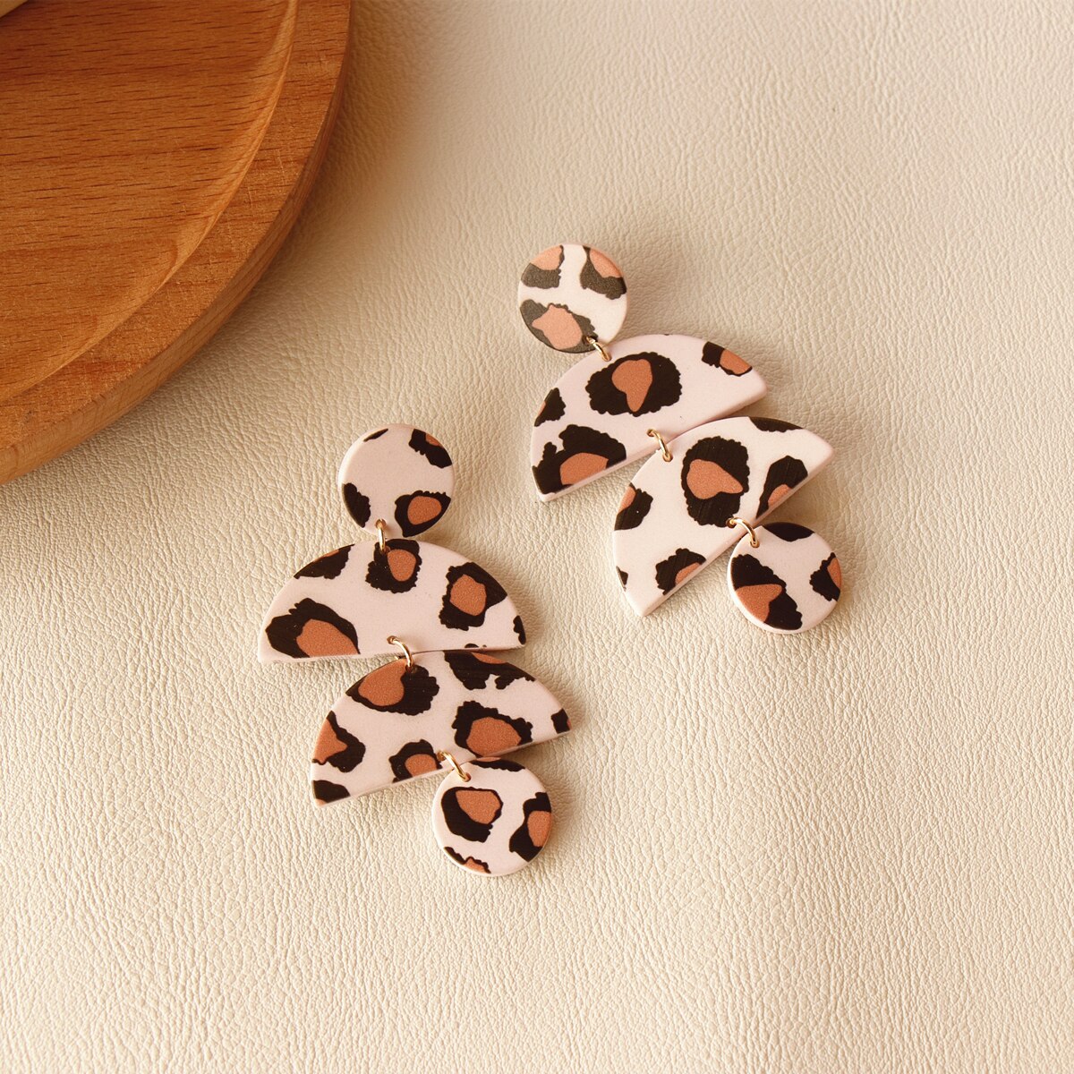 Classic Black White Large Geometric Acrylic Earrings for Women Irregular Exaggeration Long Earring Jewelry Pendientes: L067