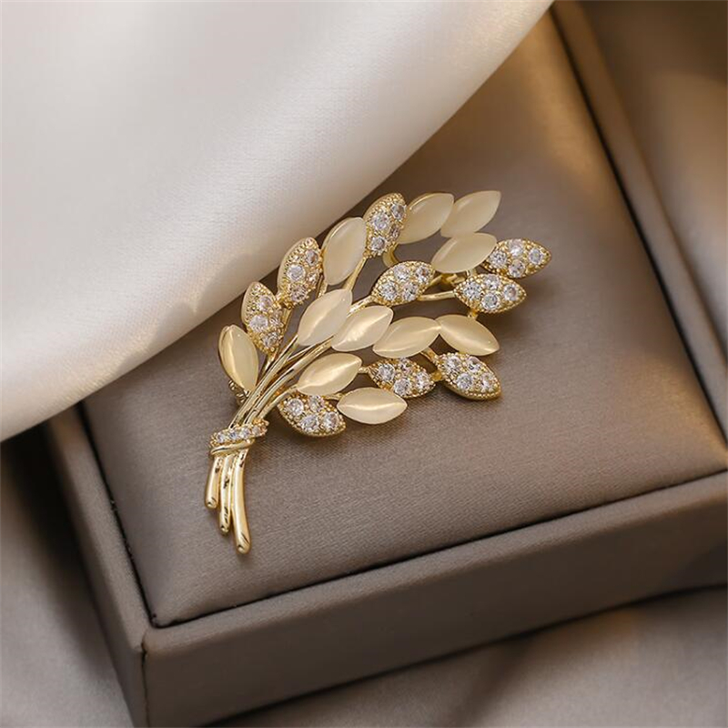 Broches de chat en opale pour femme, chaton mignon, épingle à revers en cristal, bouton de collier, robe de soirée, protection du col: Plaqué zinc noir