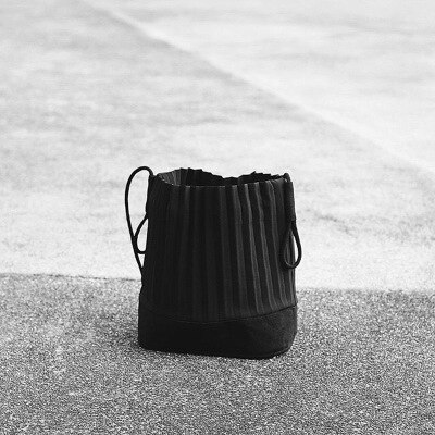 Nouvelle de grande capacité seau fourre-tout thaïlande plissé simple voyage grand sac shopping sacs à main été: Black