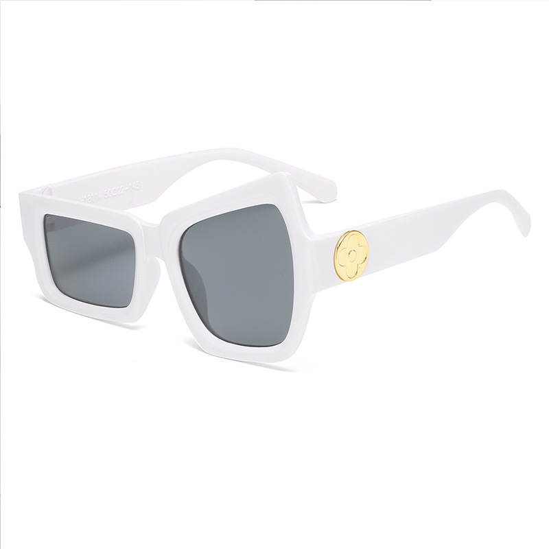 Occhiali divertenti con sopracciglia rialzate su un lato occhiali da suola anca salto moda personalità irregolare occhiali da suola UV400 per uomo donna: Argento