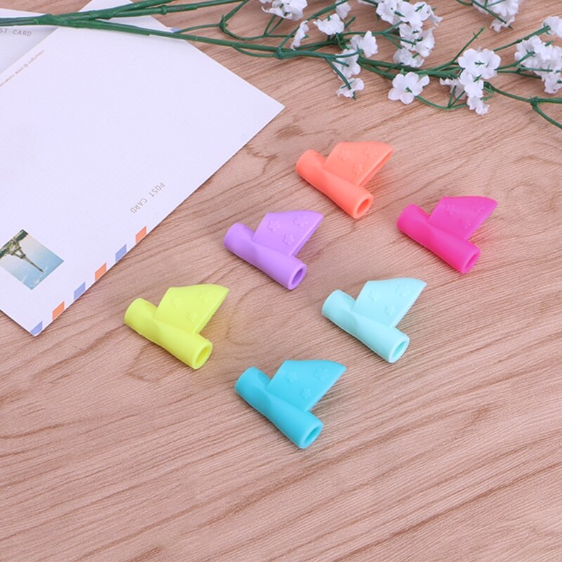 Pencil Grip Ergonomic Writing Aid for Righties Kids Learning Hold Pen Writing Posture Correct Fit on Pencil Pen Crayon Drawing