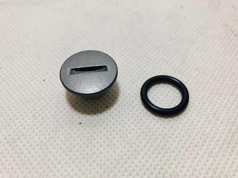 Benelli BJ500GS-A TRK502 tapa de tornillo de cubierta de estator de motocicleta con sello de aceite