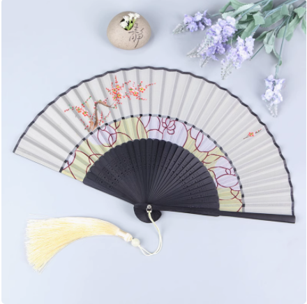 Kinesisk retro vikbar fläkt bärbar sommar kvinnlig handfläkt fest bröllop dansfläkt siden kinesisk hanfu cosplay fläktar fläkt: Plommon