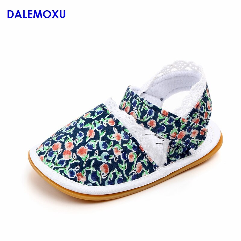 Babysko rød stribet bomuldssandal slip-on sko piger blonder afslappet sport baby sneakers skridsikre sommer vandresko til spædbørn: Blå blomst / 7-12 måneder