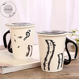 HOMIE Unique handle ceramic cup free spectrum coffee milk tea cup personality mug with Cup lid musical instrument: B05 musical note