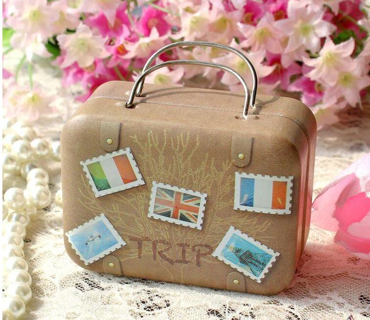 1Pc 7.5*5.5*3.5cm Europe Style Vintage Suitcase Shape Candy Storage Box Wedding Favor Tin Box Sundries Organizer Container: khaki