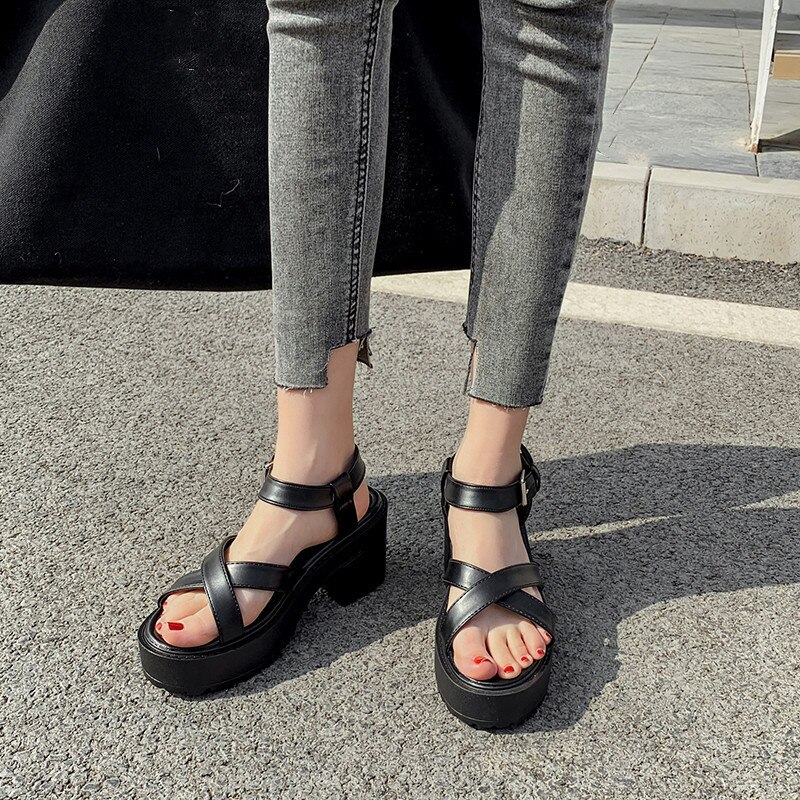 Ymechic zwarte gladiator sandalen met plateauzool – Grandado