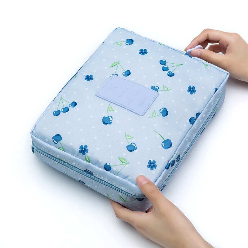 Waterproof Travel Makeup Large Capacity Storage Bag Men and Women Travel Portable Wash Cosmetic Bag Travel Accessories: BlueTao