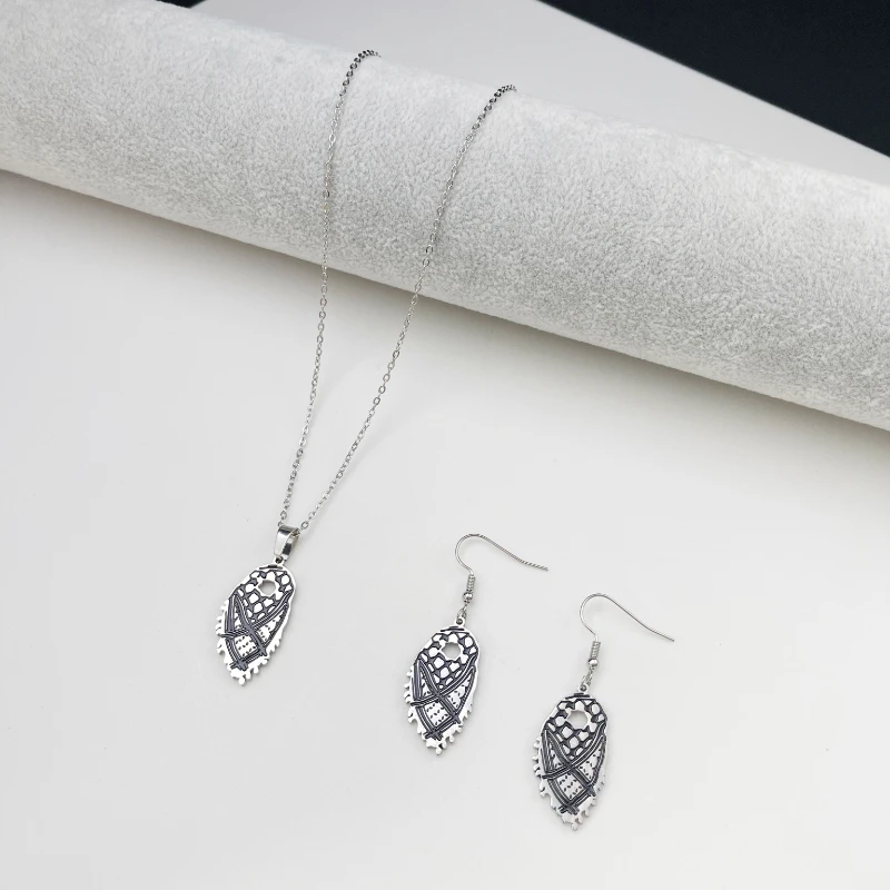 Halsband i rostfritt stål, arabisk karta, halsdukshänge, herrhalsband för kvinnor, mellanösternaccessoarer, europa och usa