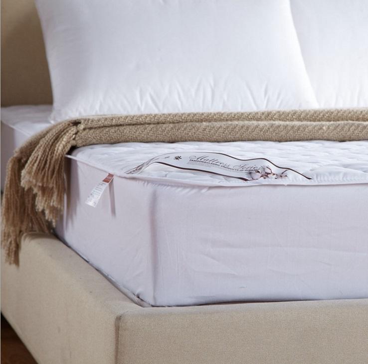 50 soft quilted elastic Mattress Protection Pad , or called White hotel mattress cover with inside soft filling